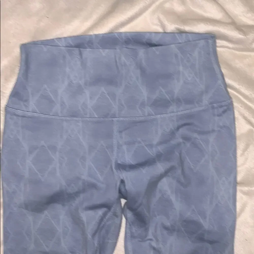 Alo Blue and Yellow Print Cropped Leggings | Sz S